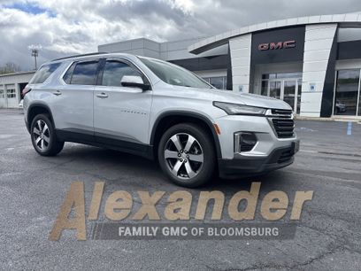 Used 2022 Chevrolet Traverse LT w/ LT Premium Package