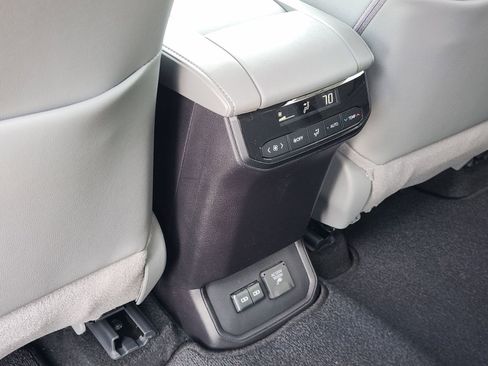 New 2026 Toyota Highlander Limited image 27