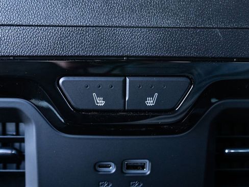 New 2026 Chevrolet Silverado 1500 ZR2 image 40