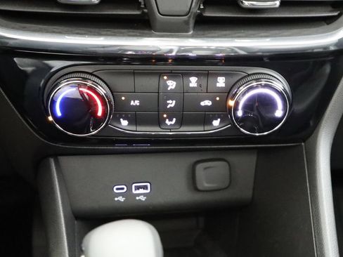 Certified 2025 Buick Encore GX Sport Touring w/ Experience Buick Package AWD/4WD image 7
