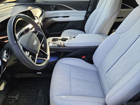 New 2026 Cadillac Lyriq Luxury image 9