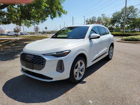 Used 2025 Audi Q5 Premium Plus w/ Premium Plus image 8