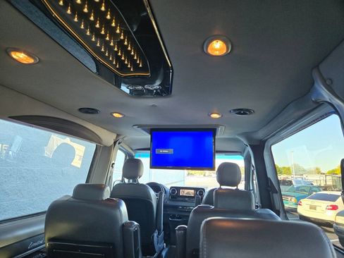 Used 2020 Mercedes-Benz Sprinter 2500 image 28