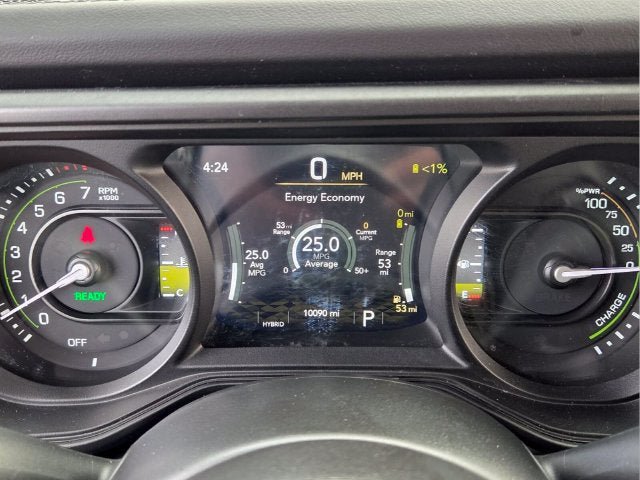 Used 2025 Jeep Wrangler Unlimited Sahara AWD/4WD image 33