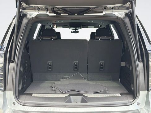 Used 2025 Chevrolet Tahoe High Country AWD/4WD image 27