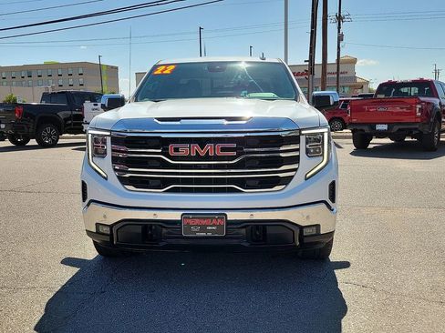 Used 2022 GMC Sierra 1500 SLT AWD/4WD image 3