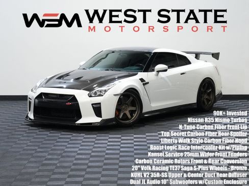Used 2017 Nissan GT-R Premium AWD/4WD image 1