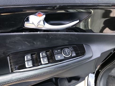 Used 2020 Kia Sorento LX FWD image 21