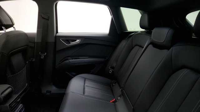 Used 2025 Audi Q4 e-tron Premium w/ Convenience Package AWD/4WD image 46