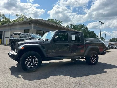 Used 2024 Jeep Gladiator Rubicon w/ Steel Bumper Group AWD/4WD image 23