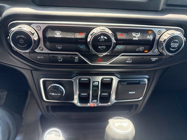 Certified 2022 Jeep Wrangler Unlimited Sport AWD/4WD image 18