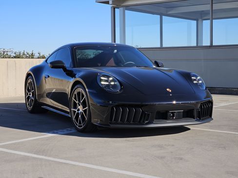 Certified 2025 Porsche 911 Carrera GTS image 10