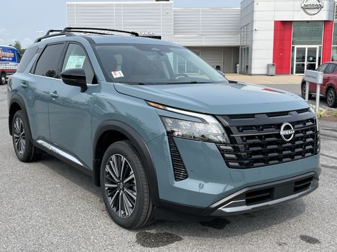 New 2026 Nissan Pathfinder Platinum AWD/4WD image 1