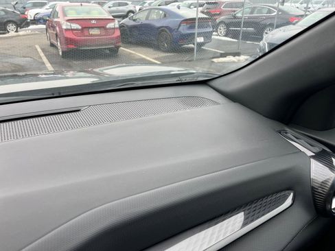 Used 2025 Chevrolet Equinox LT image 35