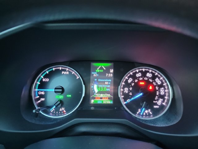 Used 2022 Toyota RAV4 XLE AWD/4WD image 17