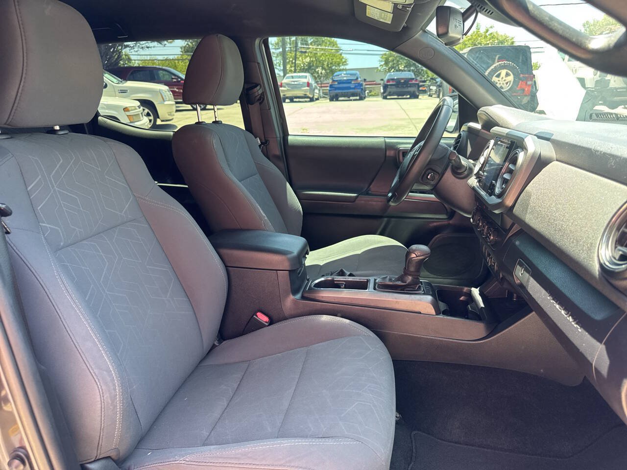 Used 2019 Toyota Tacoma TRD Sport AWD/4WD image 13