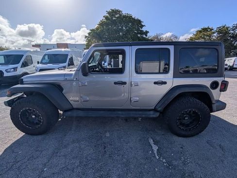Used 2019 Jeep Wrangler Unlimited Sport S image 5