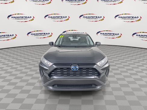 Used 2021 Toyota RAV4 LE AWD/4WD image 3