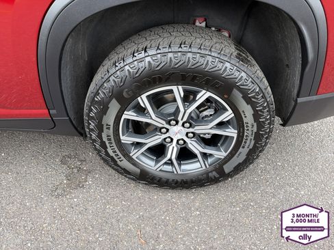 Used 2024 GMC Acadia AT4 w/ Luxury Package image 25