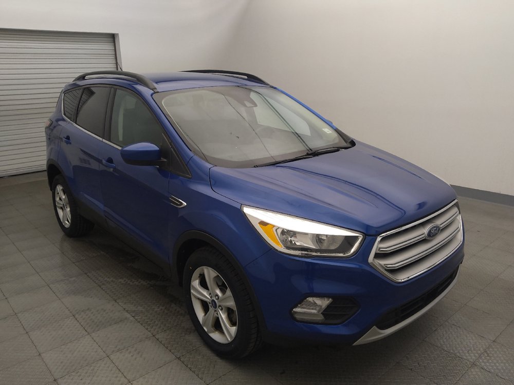 Used 2018 Ford Escape SE w/ Ford Safe & Smart Package FWD image 13