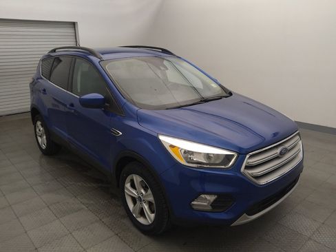 Used 2018 Ford Escape SE w/ Ford Safe & Smart Package FWD image 13