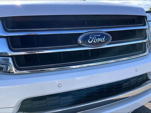 Used 2017 Ford Expedition Limited w/ Equipment Group 301A RWD image 32