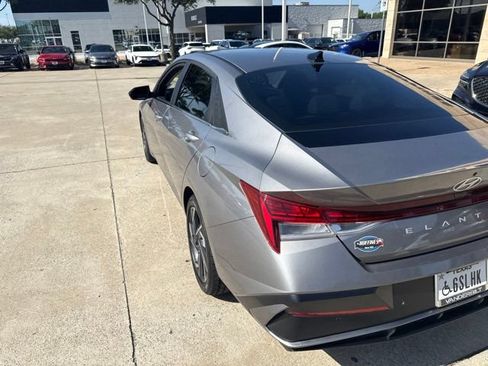 Certified 2024 Hyundai Elantra Limited FWD image 12