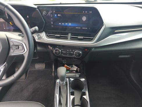 Used 2024 Chevrolet Trax ACTIV w/ Driver Confidence Package FWD image 24