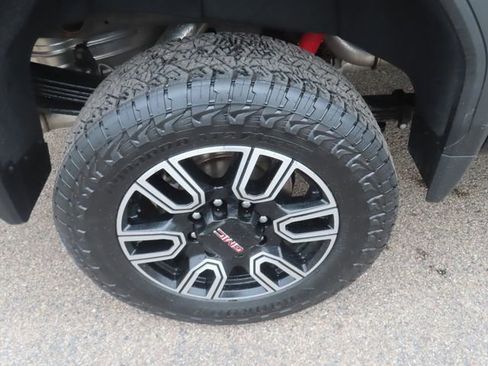 Used 2023 GMC Sierra 2500 AT4 w/ AT4 Premium Plus Package AWD/4WD image 16