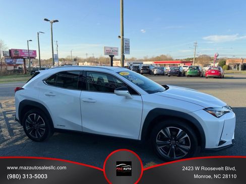 Used 2021 Lexus UX 250h w/ Accessory Package (Z1) image 3