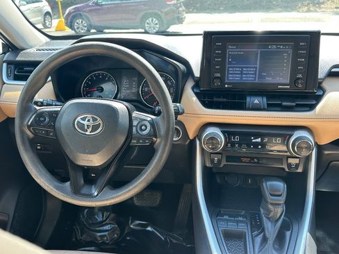 Used 2021 Toyota RAV4 XLE FWD image 30