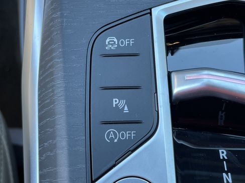 New 2026 BMW 330i Sedan w/ Premium Package image 10