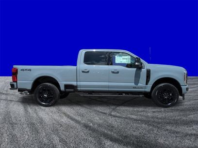 New 2026 Ford F250 Lariat w/ Black Appearance Package