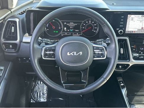 Certified 2023 Kia Sorento EX image 11