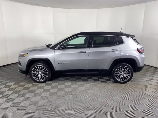 Used 2023 Jeep Compass Limited w/ Elite Group AWD/4WD image 12