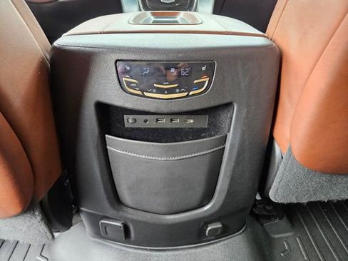 Used 2018 Cadillac Escalade Premium Luxury RWD image 11