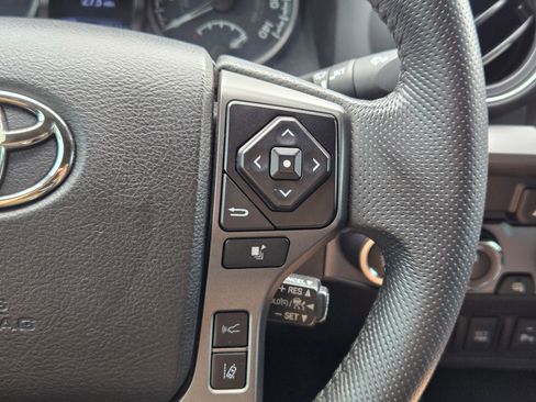 Used 2021 Toyota Tacoma TRD Sport w/ Technology Package AWD/4WD image 25