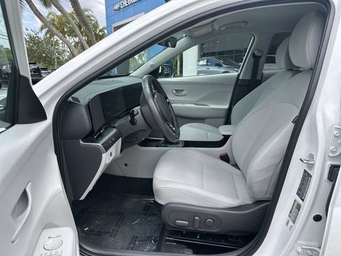 Used 2025 Hyundai Kona SEL FWD image 30