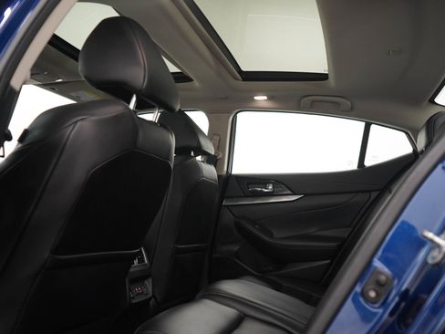 Used 2023 Nissan Maxima SL FWD image 18