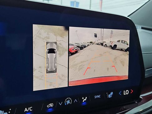 Used 2026 Chevrolet Traverse Z71 w/ Driver Confidence Package AWD/4WD image 15