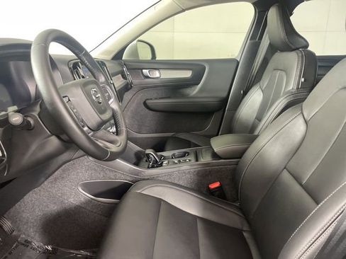 Used 2025 Volvo XC40 B5 Core w/ Protection Package Premier AWD/4WD image 20