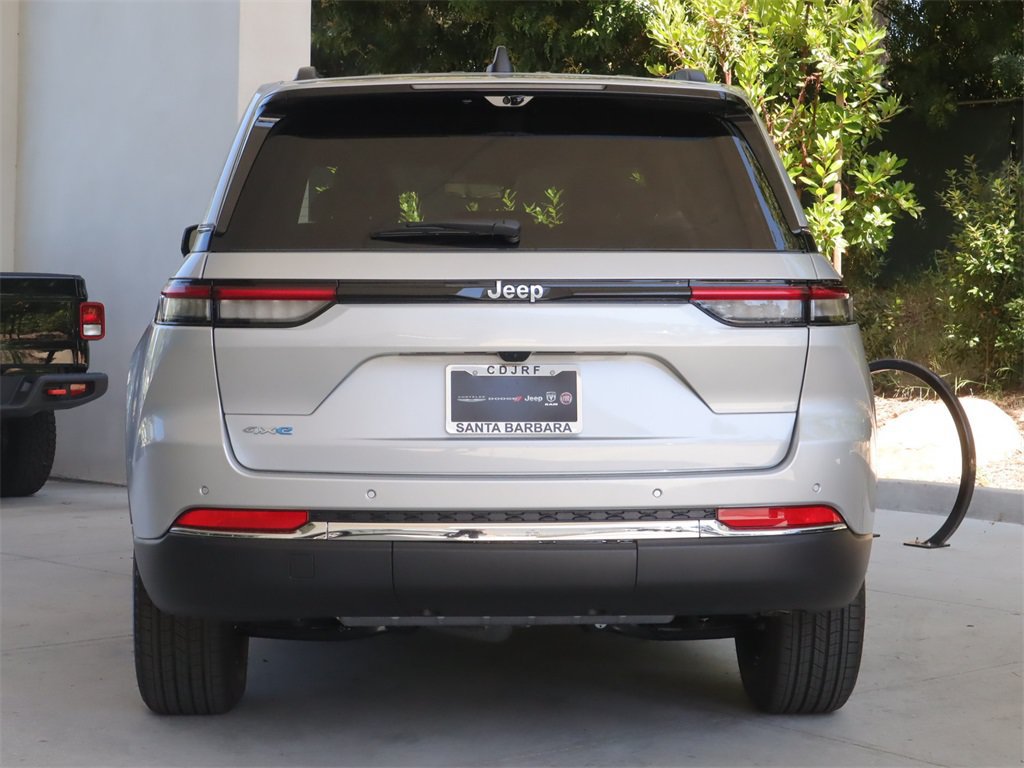 New 2023 Jeep Grand Cherokee Overland w/ Rear Seat Video Group I RWD image 6