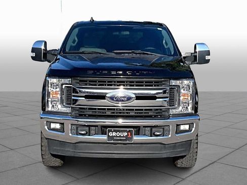 Used 2019 Ford F250 XLT w/ XLT Premium Package AWD/4WD image 5