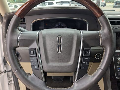 Used 2017 Lincoln Navigator Reserve RWD image 14