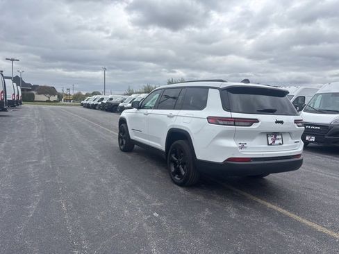 Used 2024 Jeep Grand Cherokee L Limited w/ Luxury Tech Group II image 3