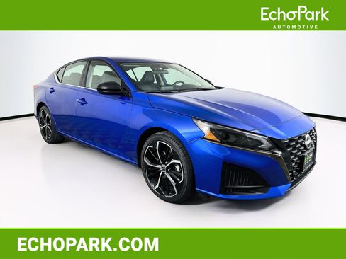 Used 2025 Nissan Altima 2.5 SR FWD image 1