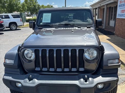 Used 2018 Jeep Wrangler Unlimited Sport S AWD/4WD image 2
