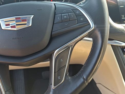 Used 2019 Cadillac XT5 Premium Luxury AWD/4WD image 23