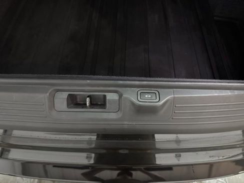 Used 2019 Land Rover Range Rover HSE image 21