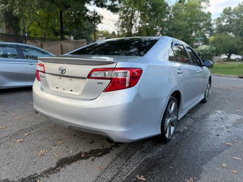 Used 2014 Toyota Camry SE FWD image 4